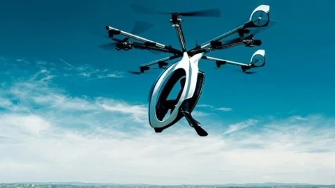 Airscooter: Máy bay cá nhân hình trứng cất cánh thẳng đứng đã có chuyến bay đầu tiên.