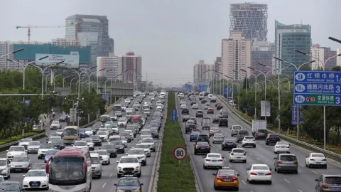 Trung Quốc siết chặt quản lý công nghệ hỗ trợ lái xe sau tai nạn chết người