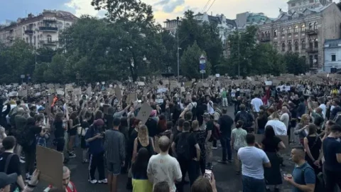 Zelensky có thể bị "bay màu" và người kế nhiệm ông đã xuất hiện