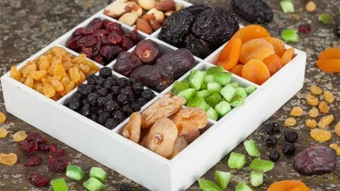 Vì sao trái cây khô dễ gây tăng cân?