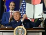 Bên trong kế hoạch hành động AI của ông Trump: cắt giảm quy định, chống "AI thức tỉnh"