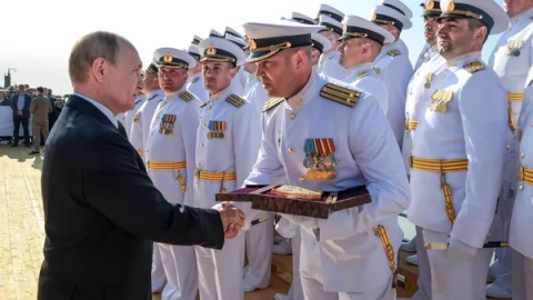 Putin chứng kiến tàu ngầm hạt nhân mang tên lửa chiến lược mới được biên chế vào Hạm đội Phương Bắc