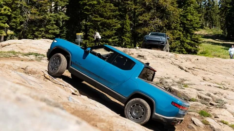 Công nghệ Quad-Motor không dành cho mọi địa hình? Thực tế từ chuyến leo đá Tahoe
