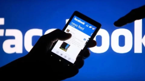 Vượt mặt mọi đối thủ, Facebook "ẵm" ngôi vương mạng xã hội độc hại nhất!