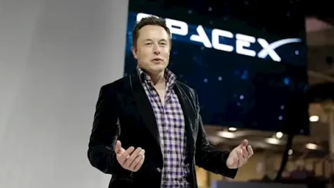 Elon Musk chia sẻ kế hoạch sao Hỏa: Loài người có thể sống dưới lòng đất?