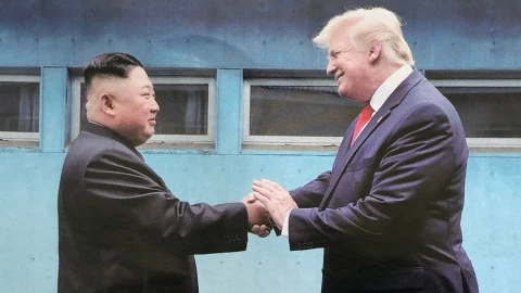 Triều Tiên "chỉ thẳng mặt" Trump: Chấp nhận trật tự hạt nhân mới đi