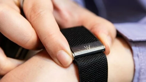 Khi thiết bị sức khỏe "nhập nhem" giữa chăm sóc sức khỏe và y tế
