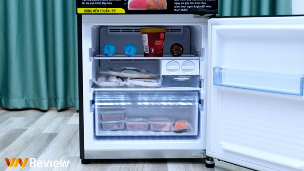 Đánh giá Panasonic NR-BV280GAVN: mọi tủ lạnh gia đình giờ nên có ngăn đông mềm