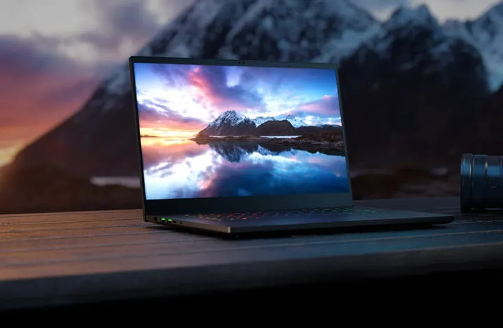 Razer ra mắt laptop màn hình OLED 240Hz dành cho game thủ “đại gia”