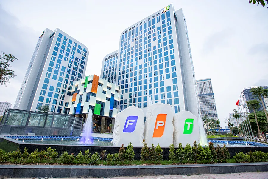 FPT lọt top 50 công ty niêm yết tốt nhất Việt Nam 10 năm liền