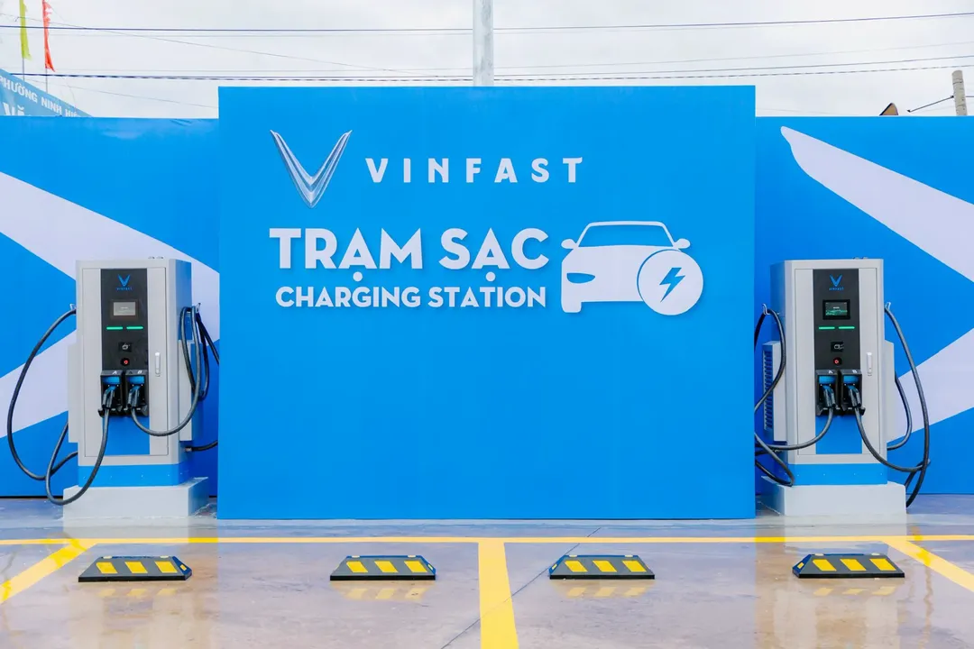 VinFast và Petrolimex khai trương dịch vụ sạc xe điện tiện dụng tại hệ thống Petrolimex trên toàn quốc