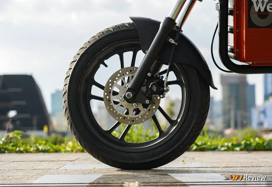 Đánh giá chi tiết Dat Bike Weaver++: Động cơ tăng tốc ấn tượng, thời gian sạc nhanh nhất trên thị trường