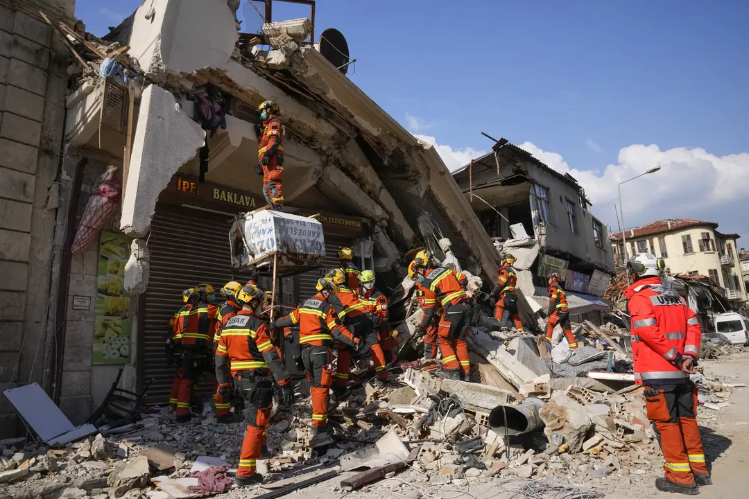 Cứu được thêm nhiều người sau trận động đất Thổ Nhĩ Kỳ kinh hoàng