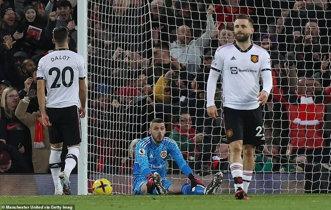 Man Utd cán hàng loạt kỷ lục siêu tệ hại sau thảm bại 0-7 trước Liverpool