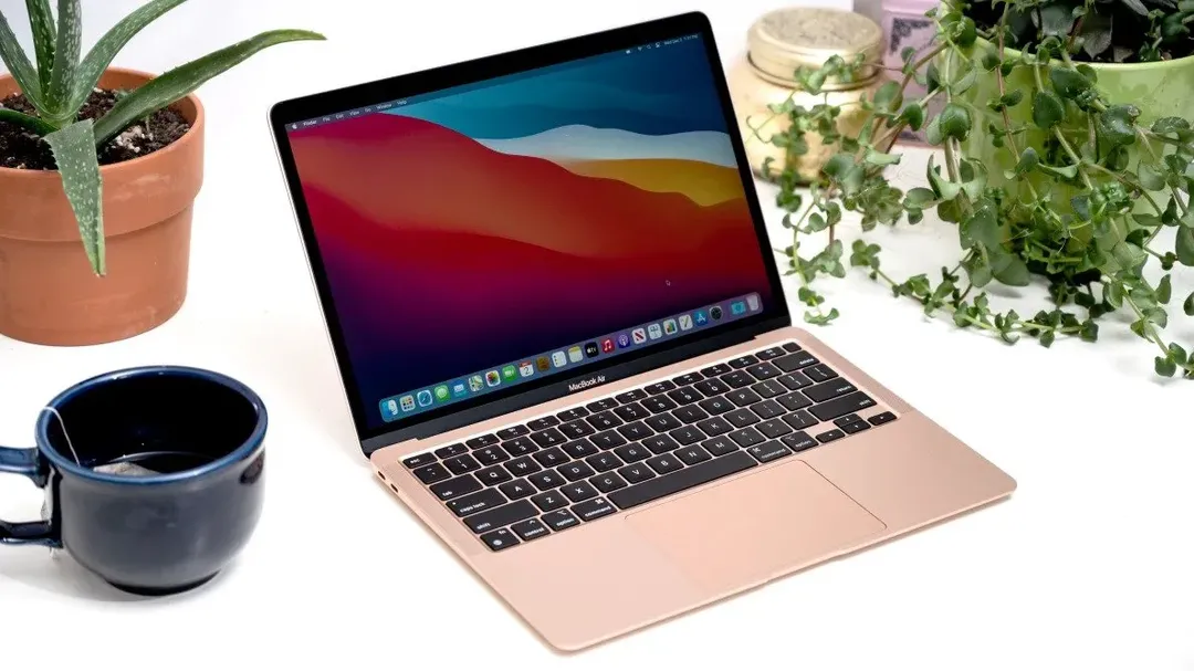 Macbook Air M1 giảm giá sập sàn, liệu có còn đáng mua trong năm 2023?