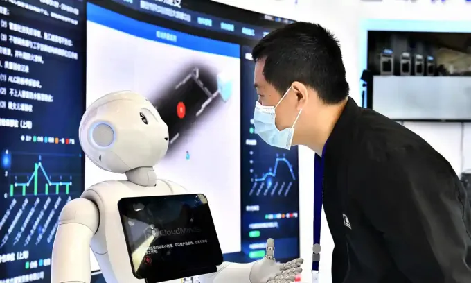 ChatGPT phá tan “ảo tưởng” Trung Quốc đang ngang ngửa Mỹ về AI