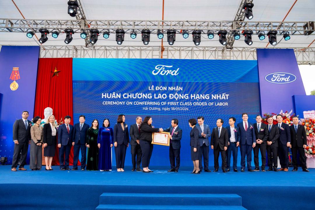 Ford Việt Nam nhận Huân Chương Lao Động hạng Nhất và đạt kỷ lục bán hàng trong năm 2023