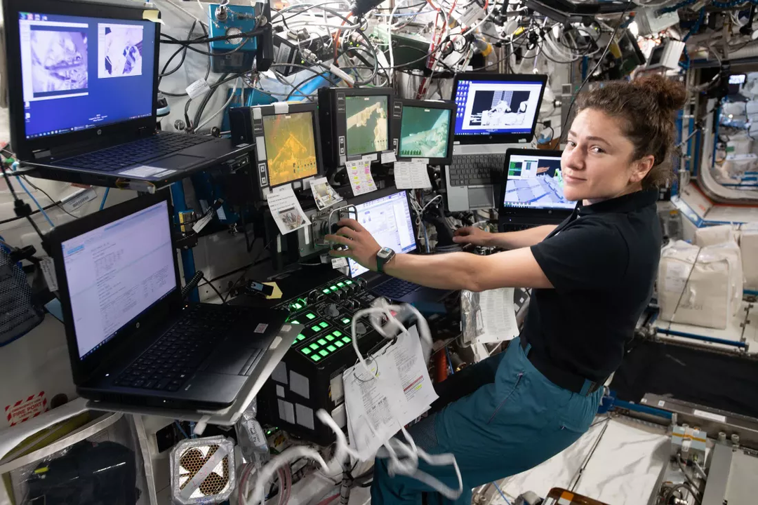 Lần đầu tiên phi hành gia trên ISS được sử dụng công nghệ SSD
