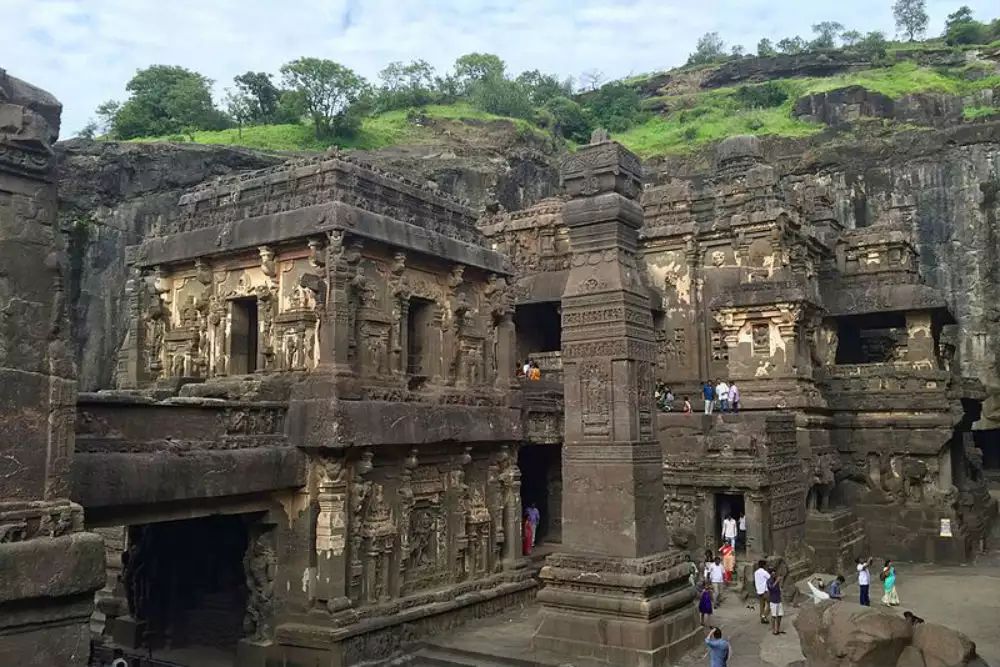 Kinh ngạc ngôi đền Hindu 1.200 năm tuổi được tạc từ 1 khối đá duy nhất, công nghệ thế kỷ 21 cũng phải bó tay