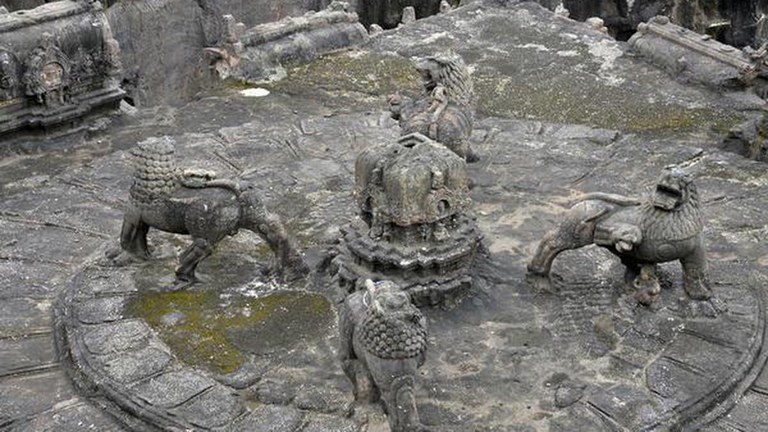 Kinh ngạc ngôi đền Hindu 1.200 năm tuổi được tạc từ 1 khối đá duy nhất, công nghệ thế kỷ 21 cũng phải bó tay