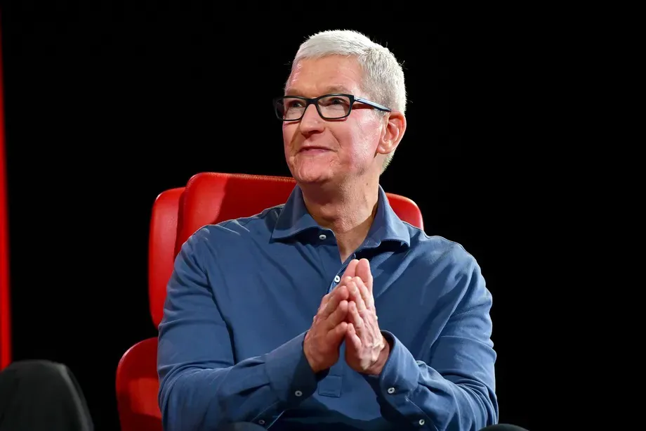 thumbnail - CEO Apple bày cách loại bỏ bong bóng xanh lá cho người dùng Android: mua iPhone cho nhanh bạn à!