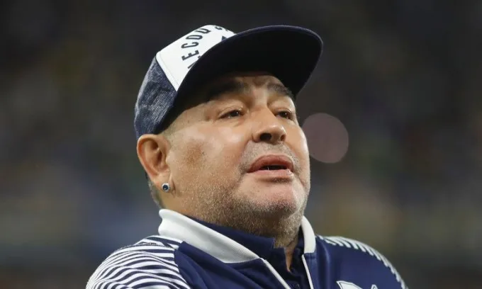 Huyền thoại bóng đá Maradona đã chết rất thảm, và 8 nhân viên y tế chăm sóc ông cố tình để như vậy