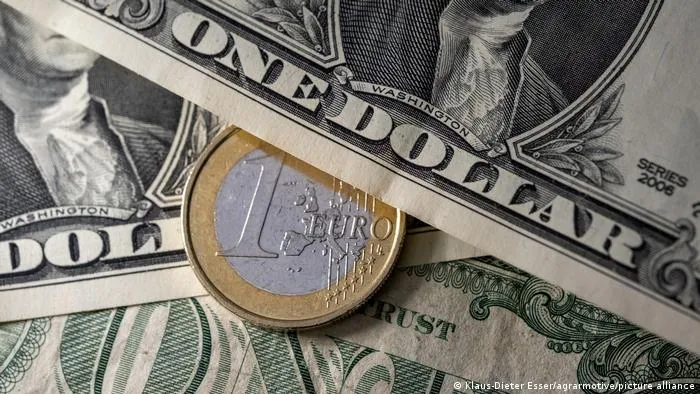 Vì sao đồng euro giảm giá mạnh? 