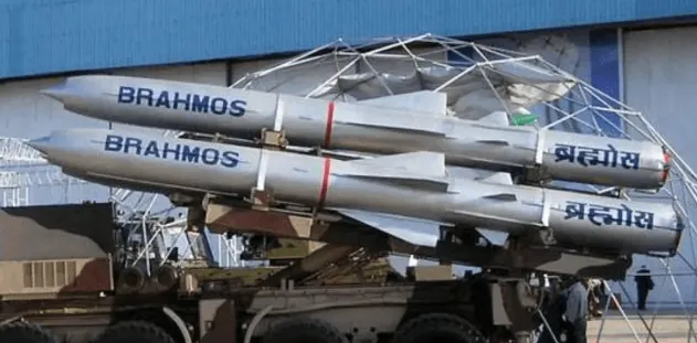 Sau khi Mỹ tuyên bố viện trợ quân sự cho Ukraine, BrahMos cho biết sẵn sàng cung cấp tên lửa cho quân đội Nga