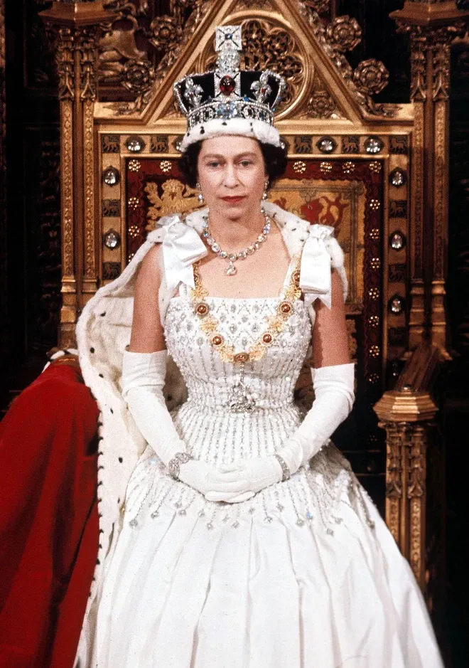 Điều gì sẽ xảy ra trong những tuần sau khi Nữ hoàng Elizabeth II qua đời?