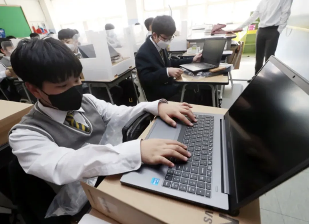 Laptop nội địa Hàn Quốc thất thế ngay trên sân nhà