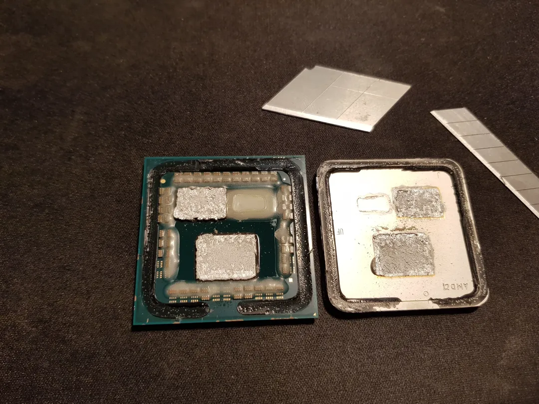 Lộ diện bên trong CPU AMD Ryzen 7 5800X3D sau khi nạy nắp lưng