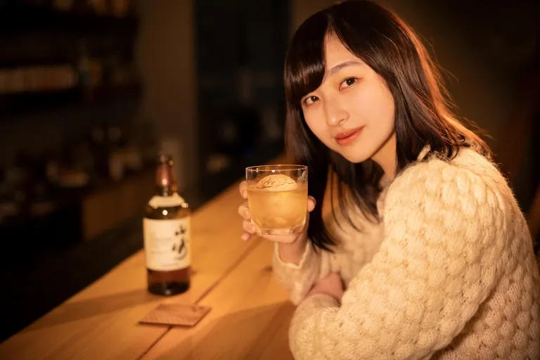 Lo sợ thất thu thuế vì giới trẻ quá lành mạnh, cơ quan thuế Nhật Bản muốn khuyến khích người dân... uống thêm rượu!
