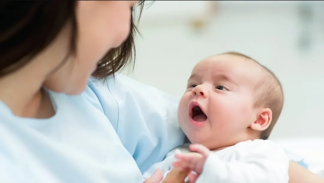 thumbnail - Ngạc nhiên chưa: trẻ sơ sinh có thể học ngôn ngữ chỉ vài giờ sau khi sinh
