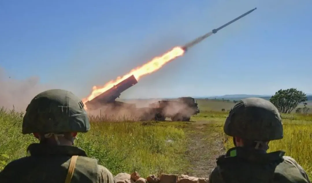 thumbnail - Tình báo Mỹ tin Nga đang mua tên lửa, đạn pháo từ Triều Tiên