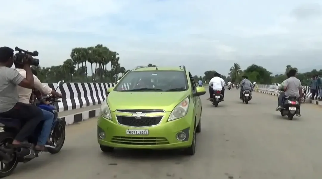 Ấn Độ: Người đàn ông lập kỷ lục lái xe ngược chiều 16km chỉ trong chưa đầy  30 phút
