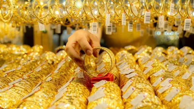 thumbnail - Giá vàng hôm nay 25/10/2022: Vàng trong nước giảm còn 66,2 triệu, cùng chiều với giá vàng thế giới