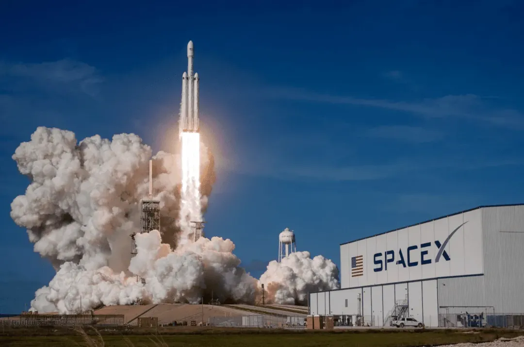 SpaceX của Elon Musk được định giá gần 140 tỷ USD, startup lớn nhanh hơn thổi