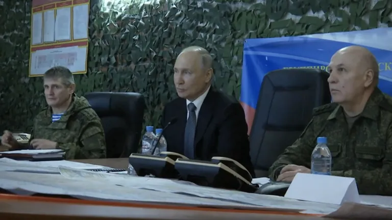 Truyền thông Nga cho biết Tổng thống Putin đã đến sở chỉ huy gần tiền tuyến Kherson