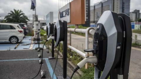 Hạ tầng sạc xe điện tại Trung Quốc đến nửa đầu năm 2025: Không quốc gia nào vượt được đâu