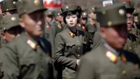 Triều Tiên nuôi hơn một triệu binh sĩ bằng cách nào khi bị cấm vận, kinh tế khó khăn?