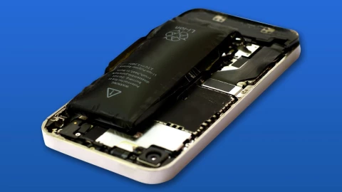 Giá thay pin chính hãng các đời iPhone ở Việt Nam