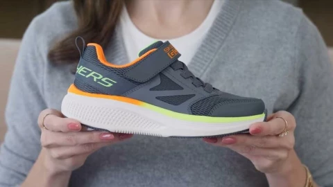 Skechers ra mắt giày trẻ em có ngăn giấu AirTag, bùng nổ tranh cãi về quyền riêng tư