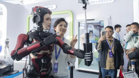 Trí tuệ nhân tạo (AI) đang định hình lại nhiều ngành công nghiệp ở Trung Quốc ra sao?