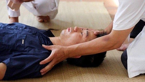 Biết không thừa, dấu hiệu nhận biết và sơ cứu người thân khỏi cơn nguy kịch trong giây lát