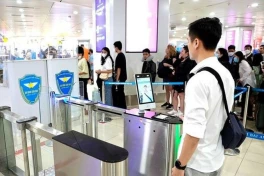 Làm thế nào để qua cửa an ninh sân bay mà không cần rút ví?