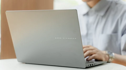 ASUS khởi động mùa tựu trường 2025 tại Việt Nam với loạt laptop AI mỏng nhẹ, hiệu năng cao