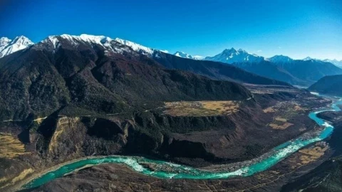 Trung Quốc khởi công “siêu đập” lớn nhất thế giới, to gấp 3 lần Tam Hiệp, gây lo ngại cho các nước hạ nguồn