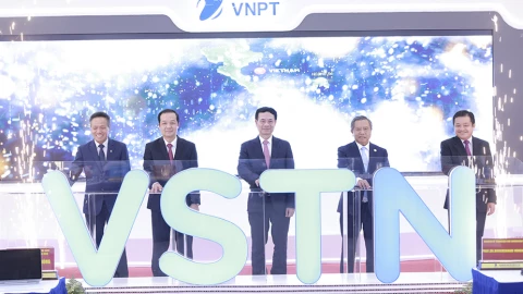 Việt Nam vừa có tuyến cáp quang đất liền đi quốc tế đầu tiên