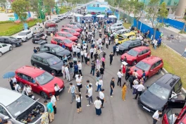 Bước ngoặt trên hành trình hướng đến tương lai xanh: VinFast tổ chức bàn giao xe Limo Green