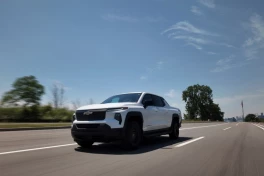 Xe điện vừa có kỷ lục thế giới mới về phạm vi hoạt động: 1704 km trong một lần sạc